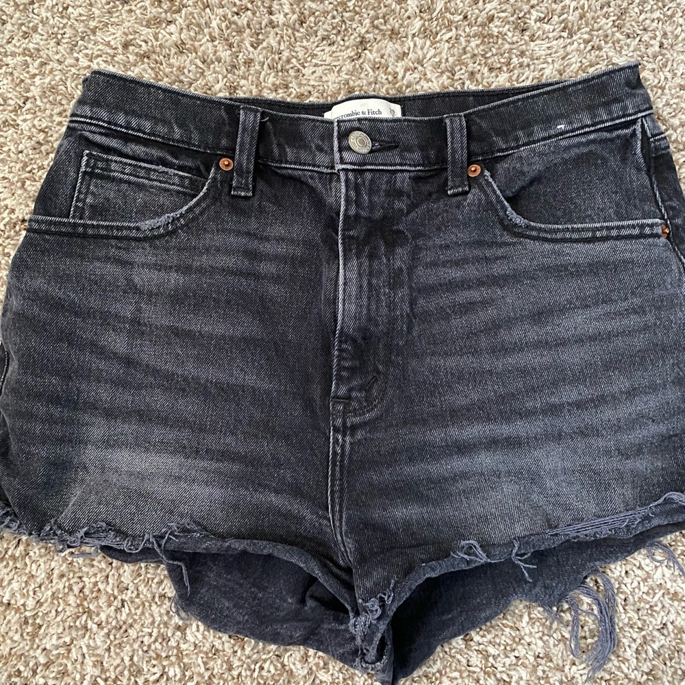 Abercrombie and Fitch hi rise mom short